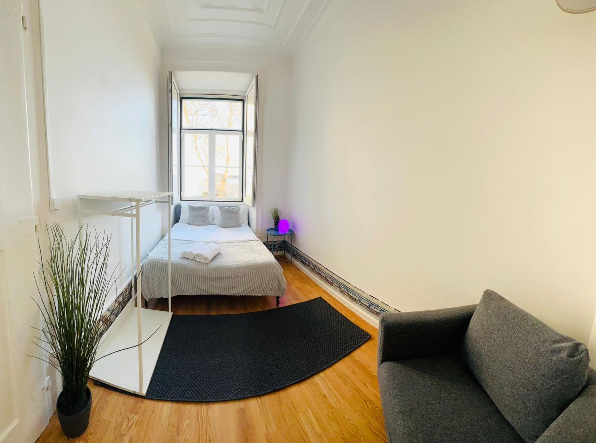 Luxury Rooms, Location In The *