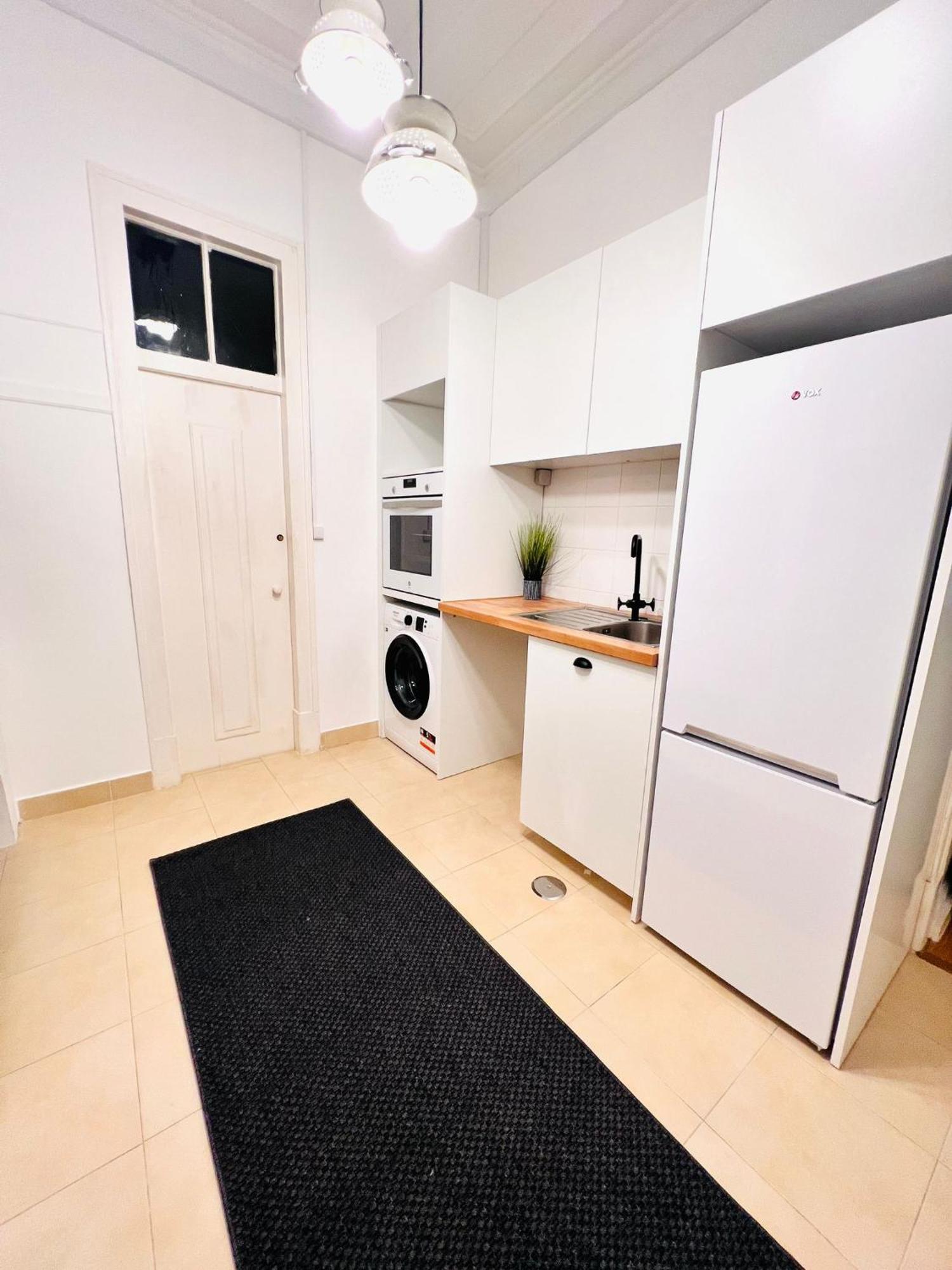 Luxury Rooms, Location In The *